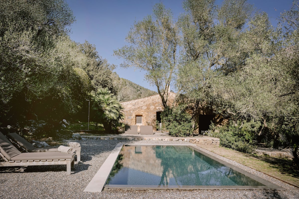 1 sovrum, sÀngtillbehör av högsta kvalitet och duntÀcken