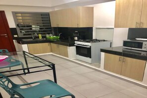 City Apartment | Private kitchen - Residence loving T4 (Abidjan)