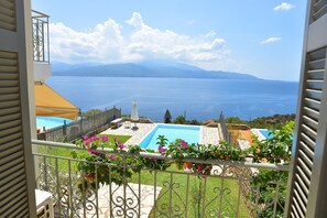 Property grounds - Private Villa with Breathtaking sea view, Swimming pool, Near the beach (Skaloma, Phokis)