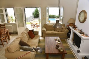 Smart TV, fireplace, DVD player, stereo - Private Villa with Breathtaking sea view, Swimming pool, Near the beach (Skaloma, Phokis)