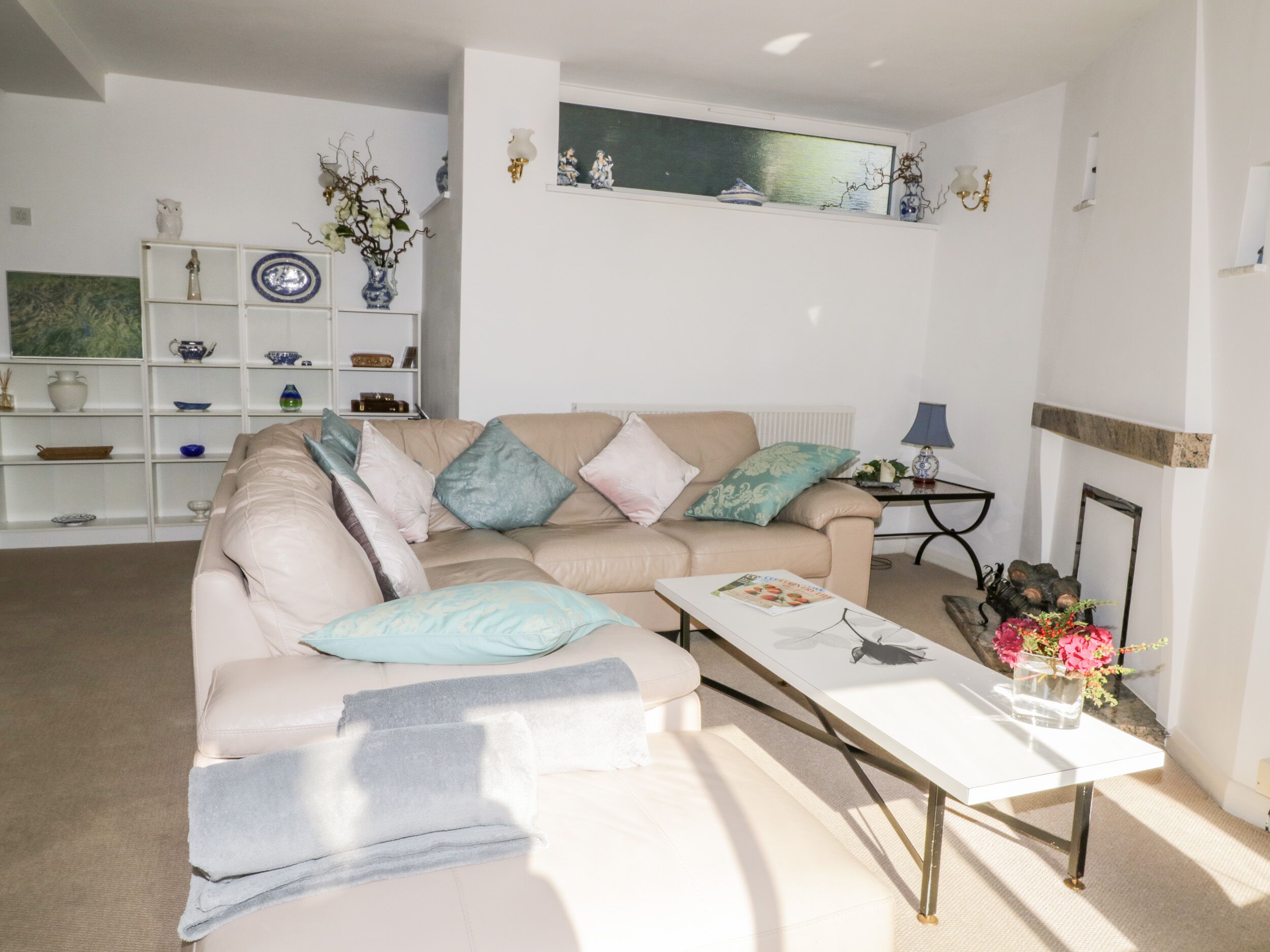 RAMPSBECK LODGE, pet friendly, with a garden in Watermillock