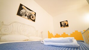 Triple Room, Private Bathroom | In-room safe, desk, blackout drapes, WiFi (free) - Neapolitan Flat B&B (Naples)