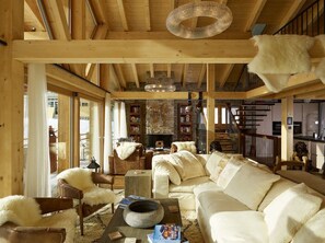 客房 (Saas-Fee Bunk) | 客廳 | 電視、壁爐