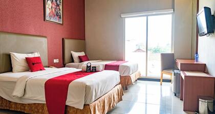 Reddoorz Plus Near Blok M Square