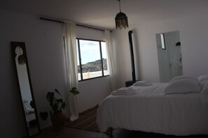 Premium bedding, down duvets, Select Comfort beds