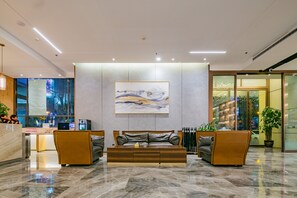 Lobby sitting area - Katie Eastman Hotel (Xi'an)