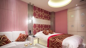 Soundproofing, WiFi (free) - Hotel LEI Adult Only (Funabashi)
