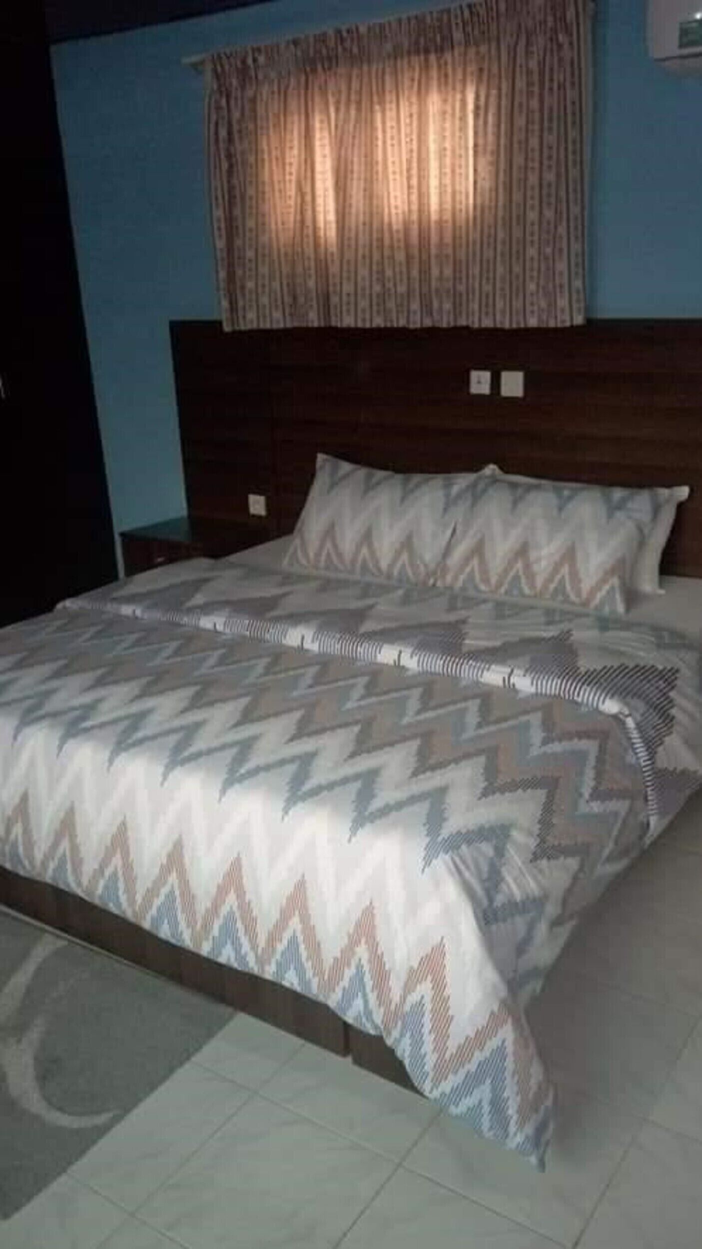 ラグジュアリー ヴィラ 4 ベッドルーム | 4 室のベッドルーム、遮光カーテン、アイロン / アイロン台、WiFi (無料)