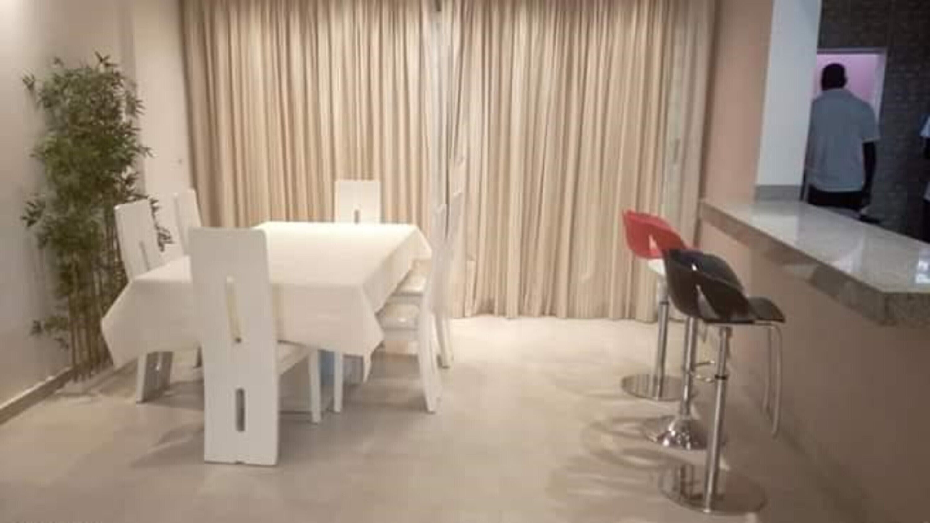 럭셔리 빌라, 침실 4개 | 거실 | 평면 TV