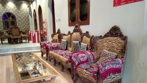 Gambar tidak terklasifikasi, 3 dari 18, tombol