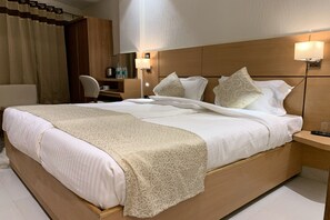 Individually furnished, free WiFi, bed sheets