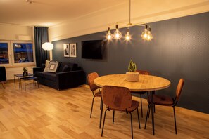 Minibar, escritorio, sistema de insonorización