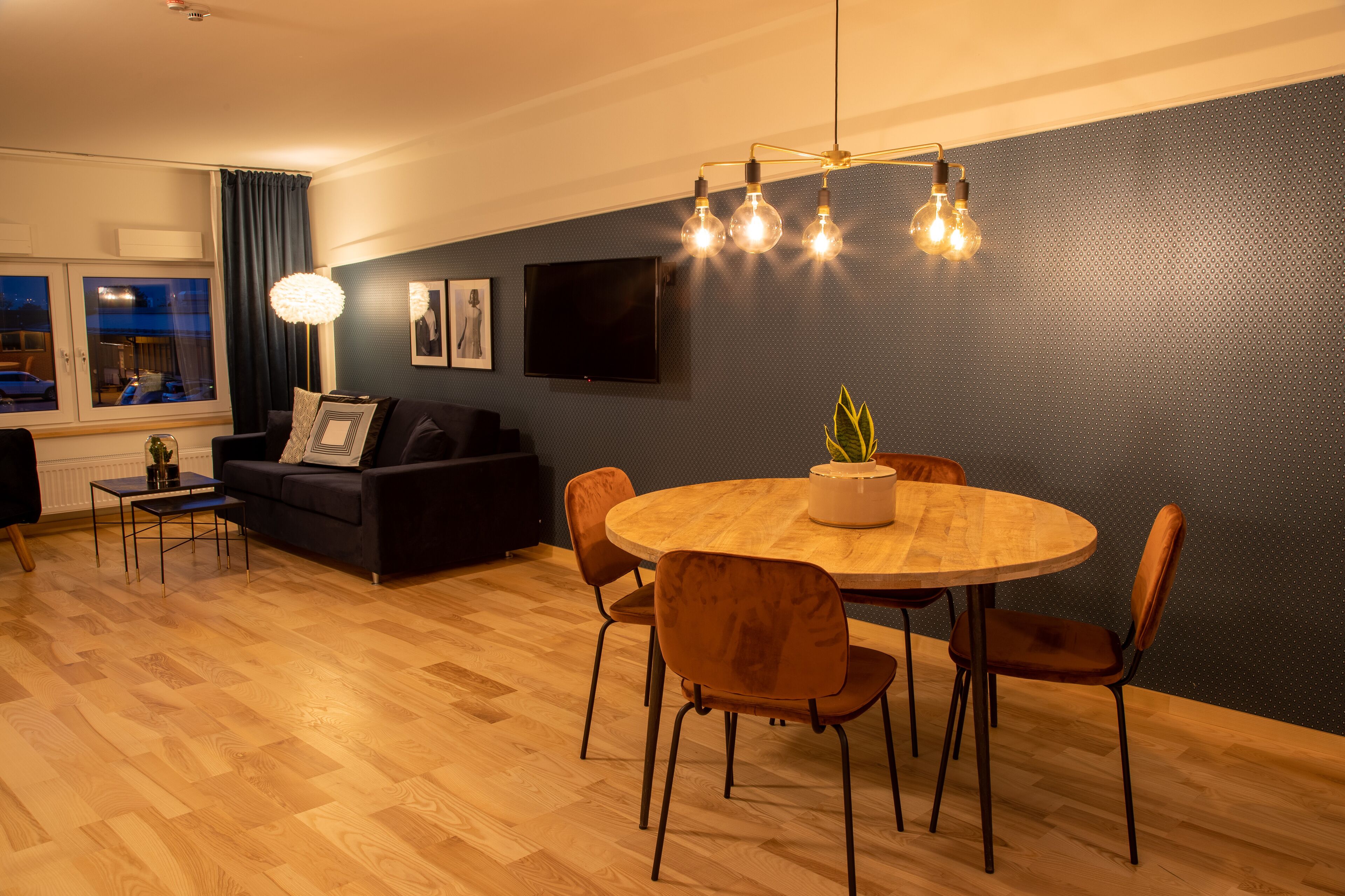 family room | living area | flat-screen tv