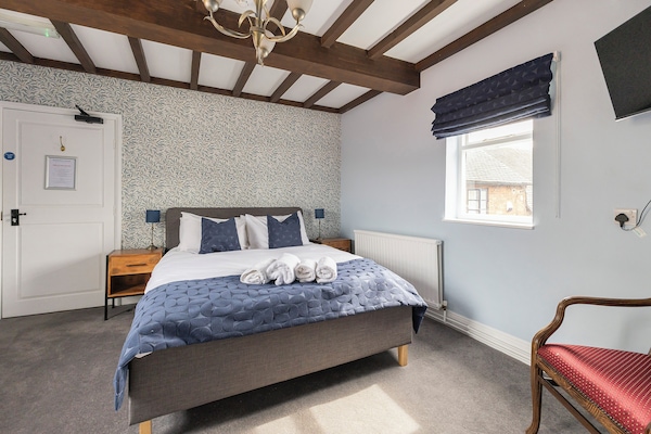 Standard dubbelrum | Individuell inredning, unika möbler och strykjärn/strykbräda