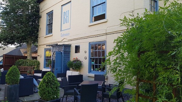 Front of property - OYO Blenheim House (Derby)