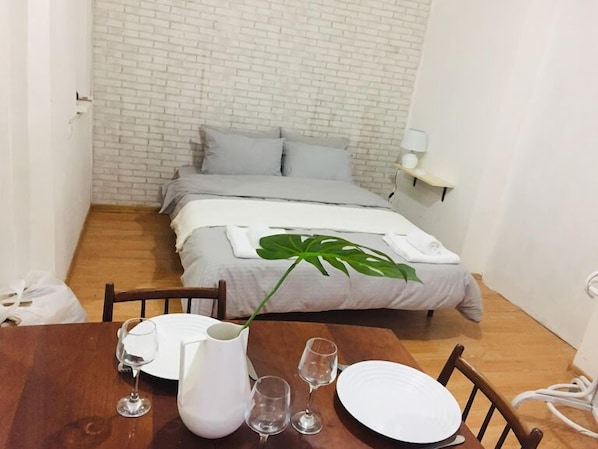 Apartment | 1 bedroom, desk, iron/ironing board, free WiFi - My little house on Kostava (Tbilisi)