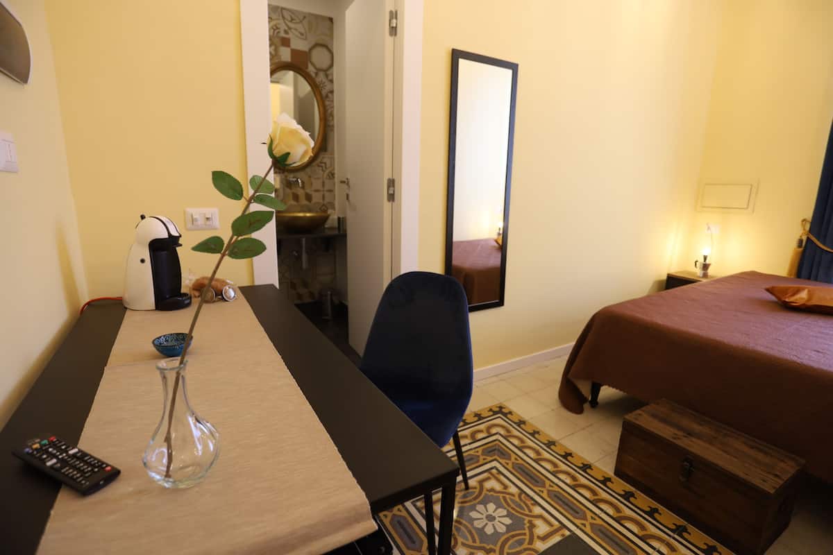 Double Room, Private Bathroom (Robusta)