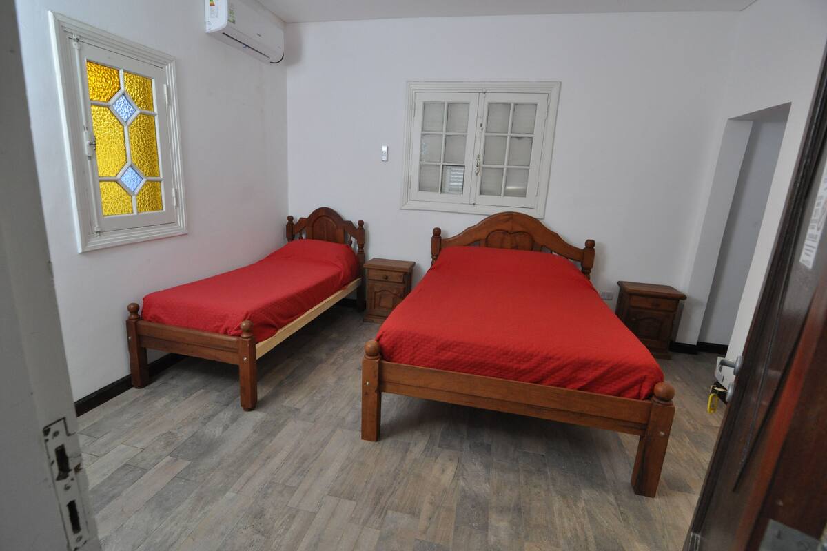 Habitación triple estándar | Tabla de planchar con plancha y wifi gratis