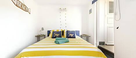 1 dormitori, escriptori, planxa i posts de planxar i wifi gratuïta