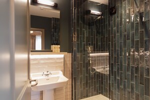 Superior Double Room, Ensuite | Bathroom
