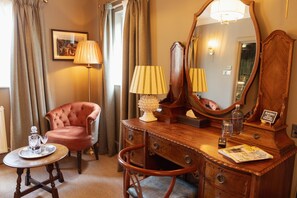 Superior Double Room, Ensuite - The Devonshire Arms Baslow (Bakewell)