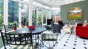 House (4 Bedrooms) | In-room dining - Chelsea Grandeur (London)