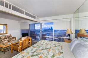 1 bedroom, free WiFi - Spacious One Bedroom Harbor View Condos at Ilikai Marina With Private Balcony (Honolulu)