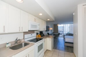 Condo, 1 Bedroom | Private kitchen | Fridge, oven, toaster - Ilikai Marina Studio City View Condos with Fully Equipped Kitchens & Free Wifi (Honolulu)