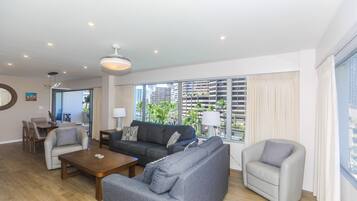 Condo, 2 Bedrooms | Living area