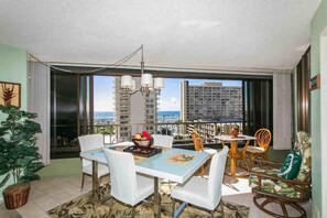 Dining - Two Bedroom Discovery Bay High Rise Condos with Lanai & Gorgeous Views (Honolulu)