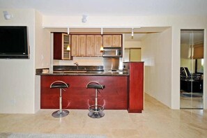 Apartment, 1 Schlafzimmer | Eigene Küche | Wasserkocher mit Kaffee-/Teezubehör, Kühlschrank, Ofen, Toaster