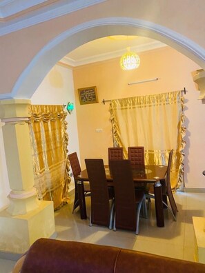 Unclassified image, 2 of 17, button - 3 Apartments (3 bedrooms) in Pleasant houses💋👌 (COTONOU)