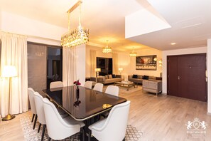 Luxury Apartment | 4 bedrooms, Egyptian cotton sheets, premium bedding, down duvets - Westminster JBR (Dubai)