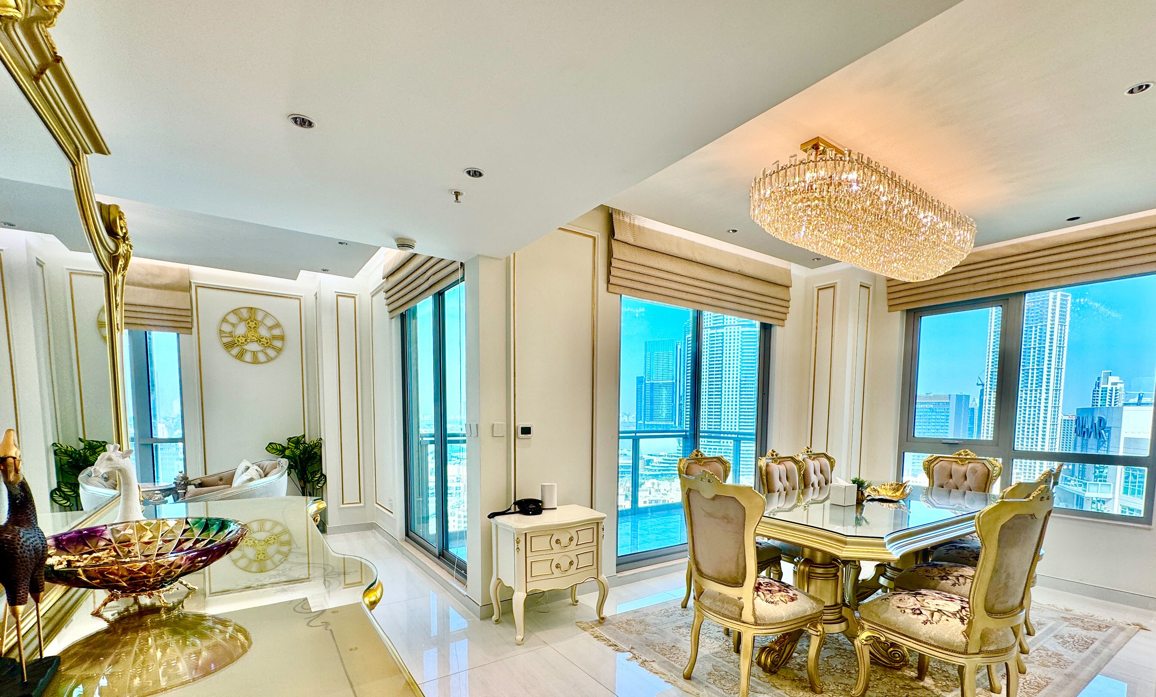 Three bedroom with Full Burj Khalifa and fountain view | Ruokailu omassa huoneessa