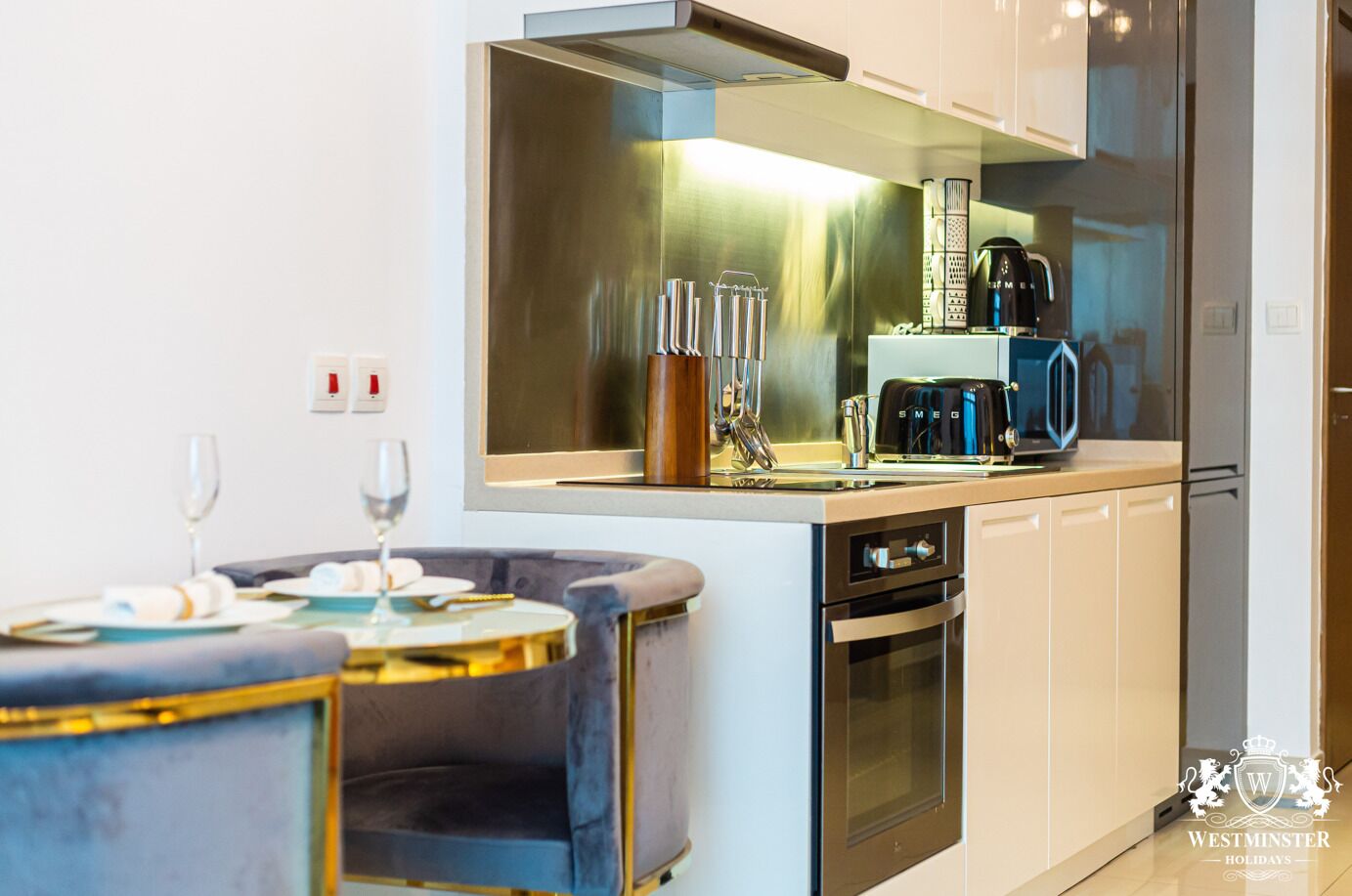 Studio | Private kitchen | Full-size fridge, microwave, oven, stovetop