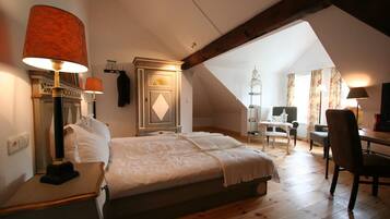 Zimmersafe, individuell dekoriert, individuell eingerichtet