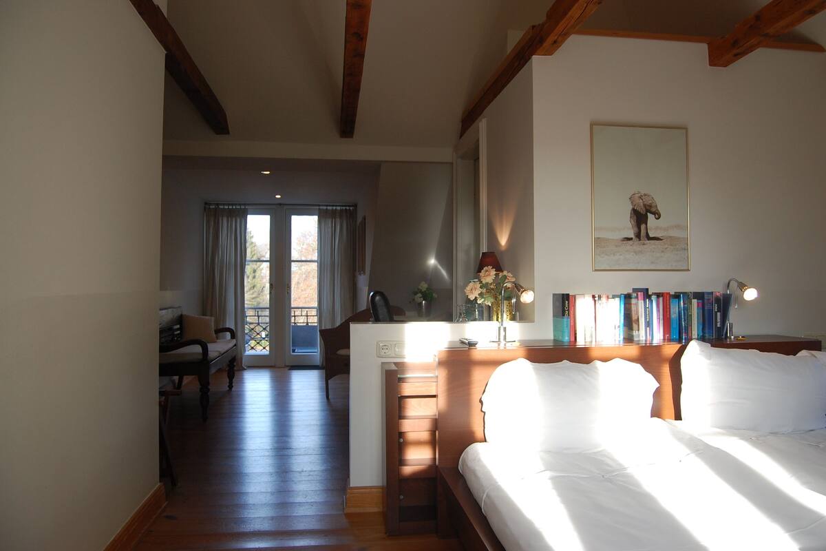 superior double room | in-room safe, individually decorated, individually furnished