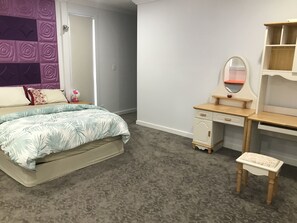 House, 4 Bedrooms | 4 bedrooms, iron/ironing board, free WiFi, bed sheets