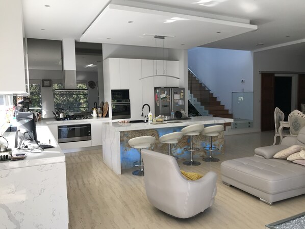 하우스, 침실 4개 | 전용 주방 | 냉장고, 전자레인지, 오븐, 쿡탑