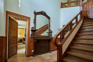 Exclusive House, Accessible, Ensuite | Lobby