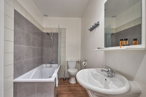 Exclusive House, Accessible, Ensuite | Bathroom