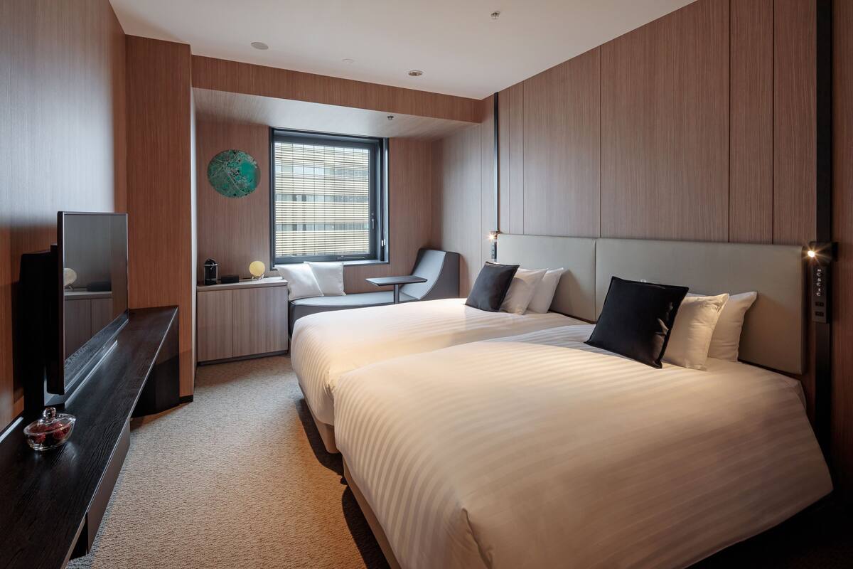 ห้องทวิน (Moderate, Premium floor) | ตู้นิรภัยในห้องพัก, ผ้าม่านกันแสง, เตารีด/โต๊ะรีดผ้า, ผ้าปูที่นอน