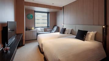 Moderate Twin Room, Premium floor | In-room safe, blackout drapes, iron/ironing board, bed sheets