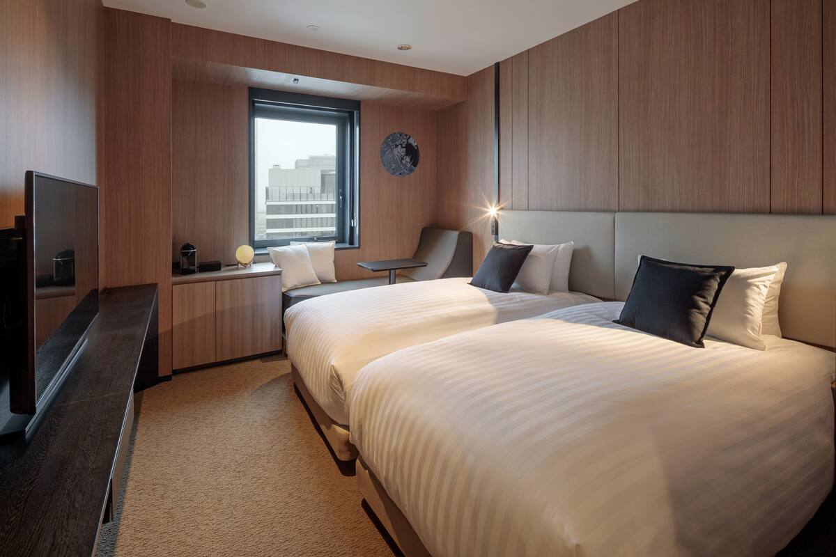 ห้องสแตนดาร์ดทวิน (Premium floor) | ตู้นิรภัยในห้องพัก, ผ้าม่านกันแสง, เตารีด/โต๊ะรีดผ้า, ผ้าปูที่นอน