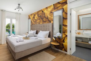 6 habitaciones, tabla de planchar con plancha, wifi y ropa de cama