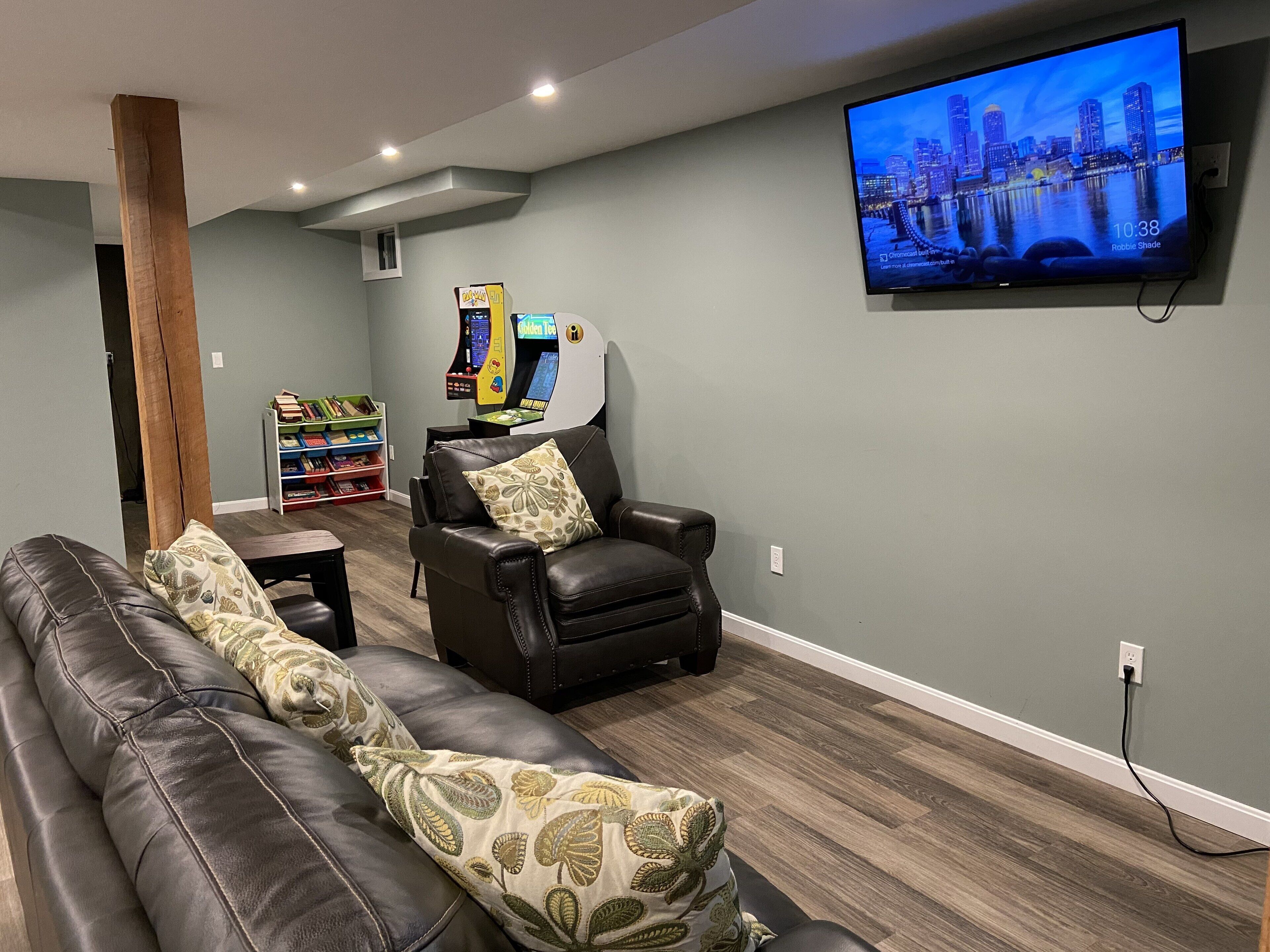Smart TV, fireplace, video games, DVD player