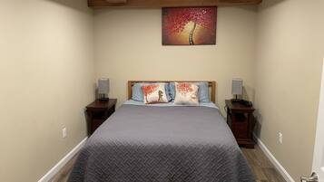 4 habitaciones, escritorio, tabla de planchar con plancha y wifi gratis