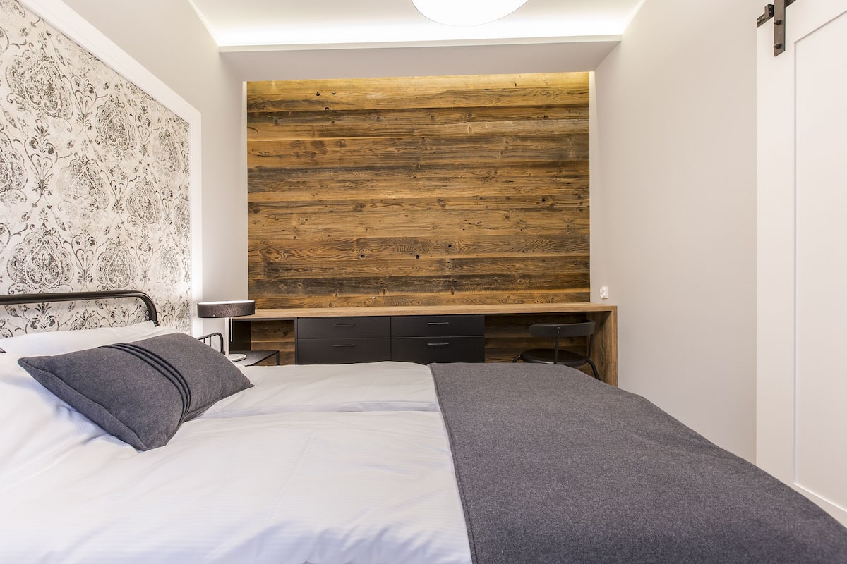 1 habitación, decoración personalizada y muebles diferentes