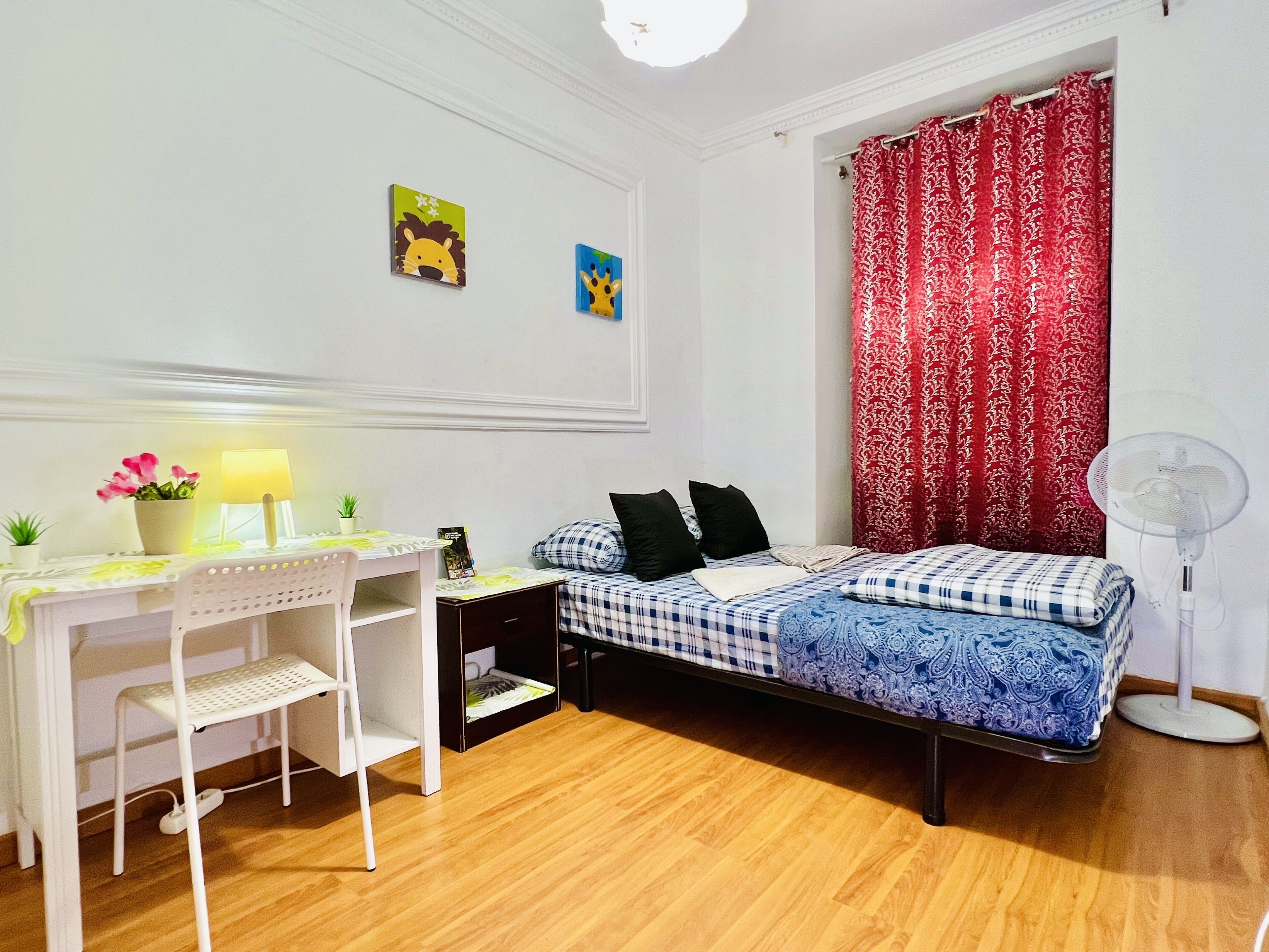 Double Room | Desk, iron/ironing board, free WiFi