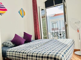 Chambre Double | Bureau, fer et planche à repasser, Wi-Fi gratuit